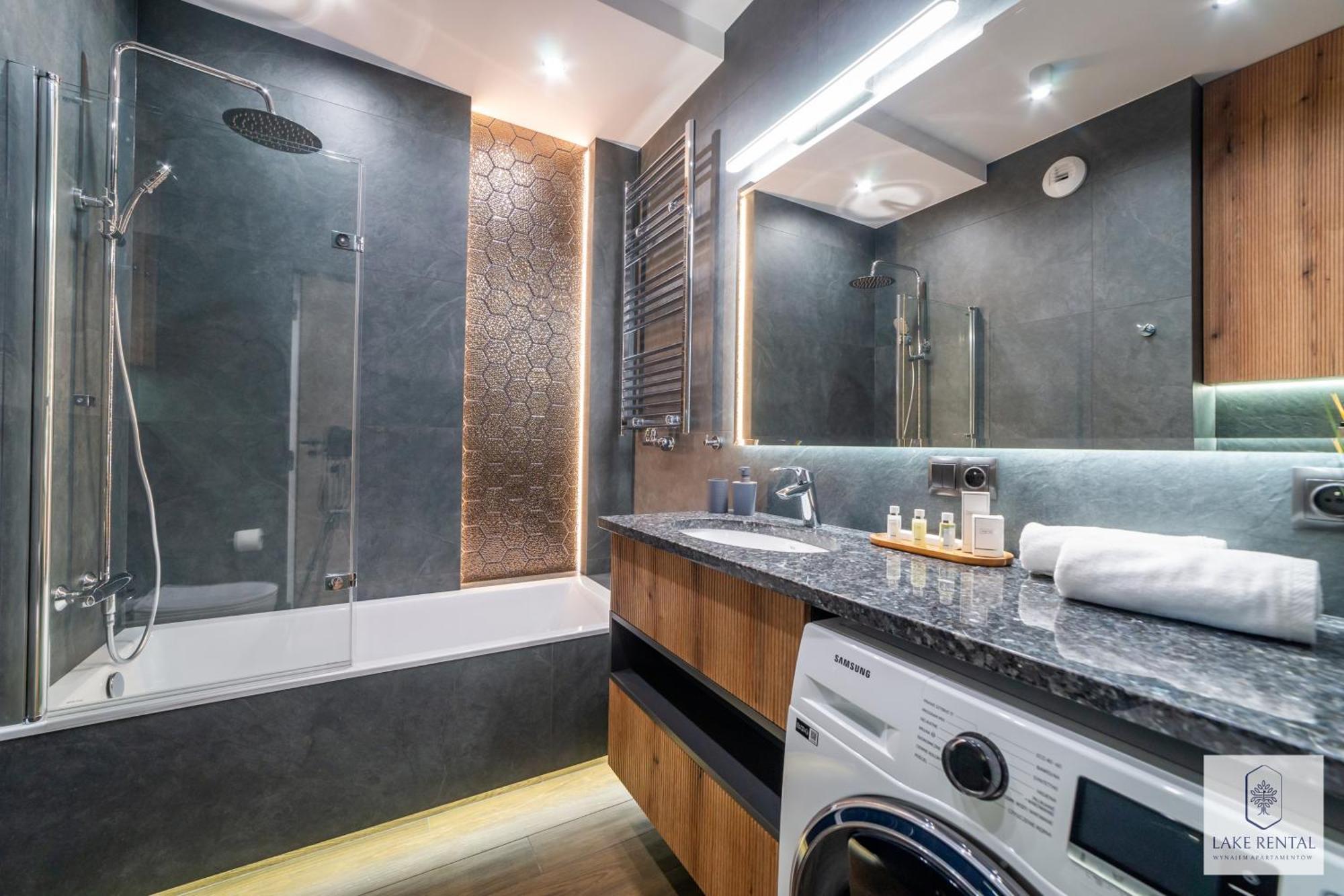 P R A T U M 15 Apartment *